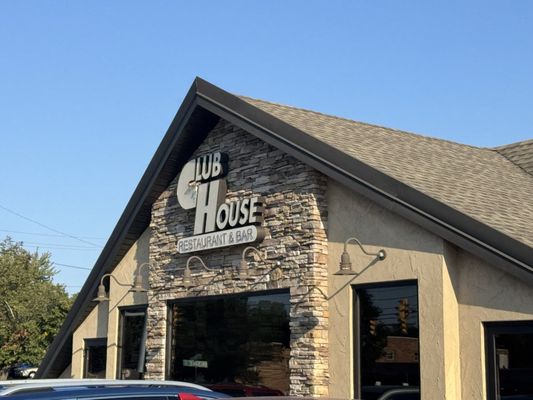 Clubhouse Restaurant + Bar by null