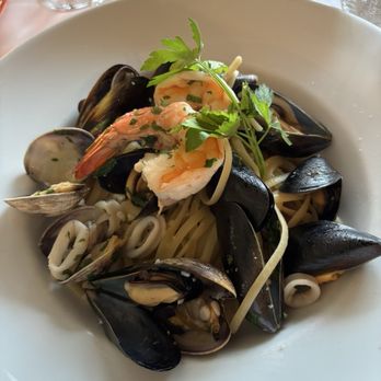 Ristorante Paradiso - Linguine Tutto Mare - Italian Near Me - Kirkland, Washington Ristorante Paradiso - Linguine Tutto Mare - Italian Near Me - Kirkland, Washington