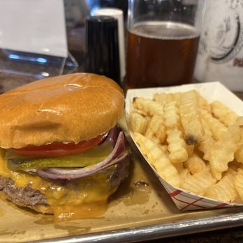 Violet's Venom Brewery - American burger - Breweries Near Me - Kissimmee, Florida