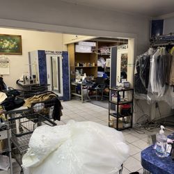 Formosa Cleaners & Laundramatic - Inside