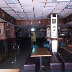 King's Head - Pubby interior