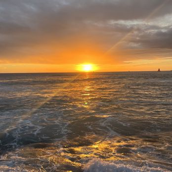 Magic Island - Sunset - Parks Near Me - Honolulu, Hawaii