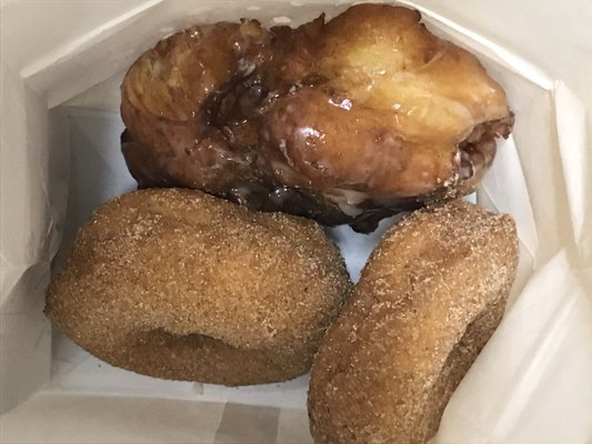 KNAPP’S DONUTS - 31 Photos & 42 Reviews - 6057 Rochester Rd, Troy, MI ...