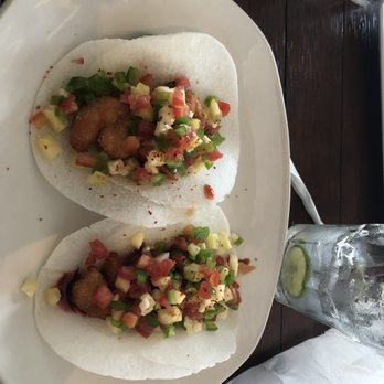 Los Arcos - Jicama taco shells. YUM! With camarónes and a mango, pineapple and pepper salsa. - Seafood Near Me - Mazatlán, SIN Los Arcos - Jicama taco shells. YUM! With camarónes and a mango, pineapple and pepper salsa. - Seafood Near Me - Mazatlán, SIN