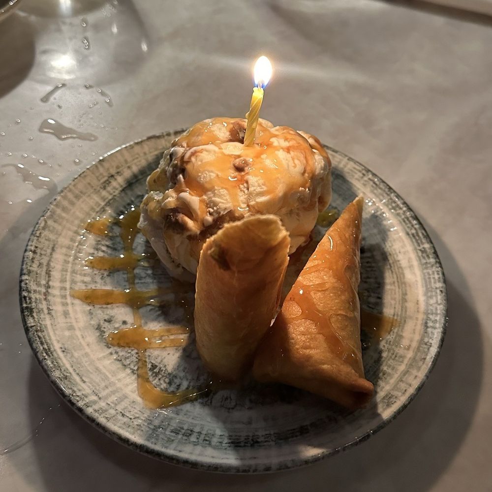 Pacific Catch - Crispy Dulce de Leche Rolls - Seafood Near Me - Brea, California Pacific Catch - Crispy Dulce de Leche Rolls - Seafood Near Me - Brea, California