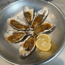 Umami Seafood - Garlic oysters