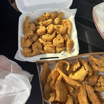 Bates Fish Market Number One - Fried fish  Fried oysters - Seafood Markets Near Me - Gardena, California