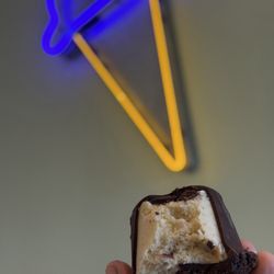 Bon bon - verve coffee with chocolate almond praline