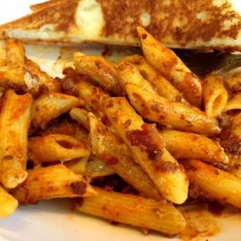 Fate Brewing Company - Tempe - Their meaty Mac 'n Cheese and Grilled Cheese Sandwich - Brewpubs Near Me - Tempe, Arizona