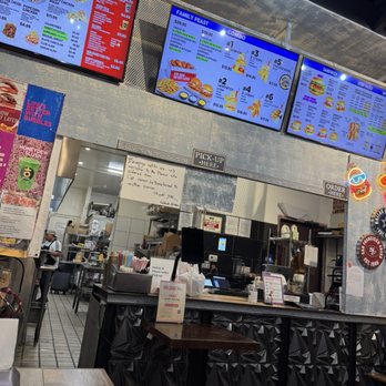 Holdaak Fried Chicken - Chicken Shop Near Me - Los Angeles, California