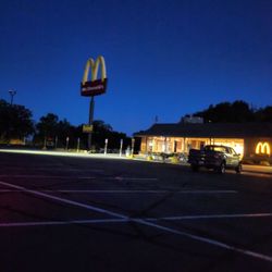 McDonald's - Showing all outside lights are off sign is not on parking lot lights are not on its super dark they look closed