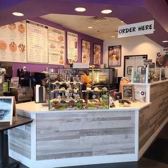 Cinnaholic - Main room - Desserts Near Me - Knoxville, Tennessee