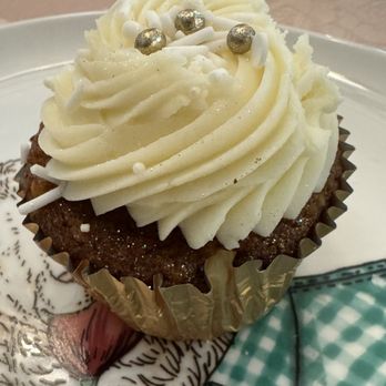 Love Riley - Carrot cake cupcake - Bakeries Near Me - Columbus, Ohio