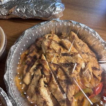 Los Amigos Bar & Grill - Chicken fajita - Mexican Near Me - Burbank, California