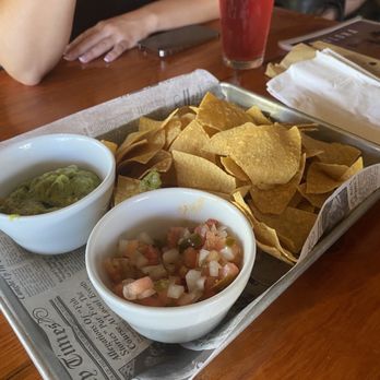 Lulu's Waikiki - Chips and Salsa - Burgers Near Me - Honolulu, Hawaii