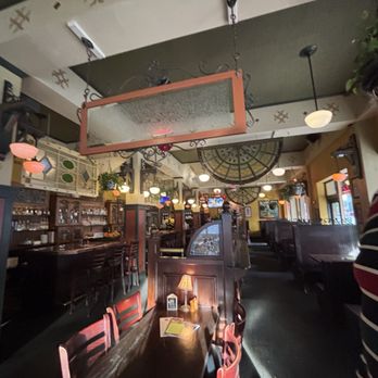 McMenamins Pub - Main floor bar - Bars Near Me - McMinnville, Oregon