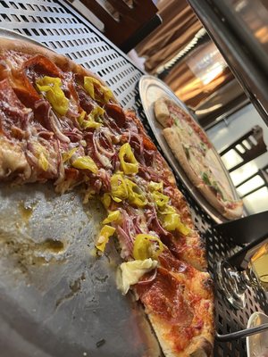 Kaos Pizzeria by null