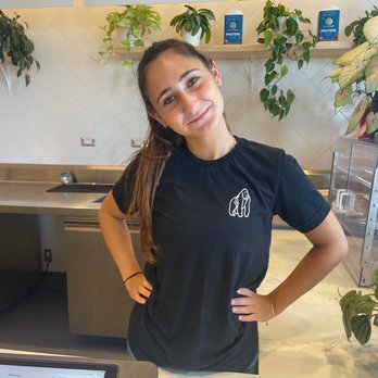 Vibe Organic Kitchen - this worker Luana was so helpful and always has a smile on her face! - Juice Bars & Smoothies Near Me - Costa Mesa, California
