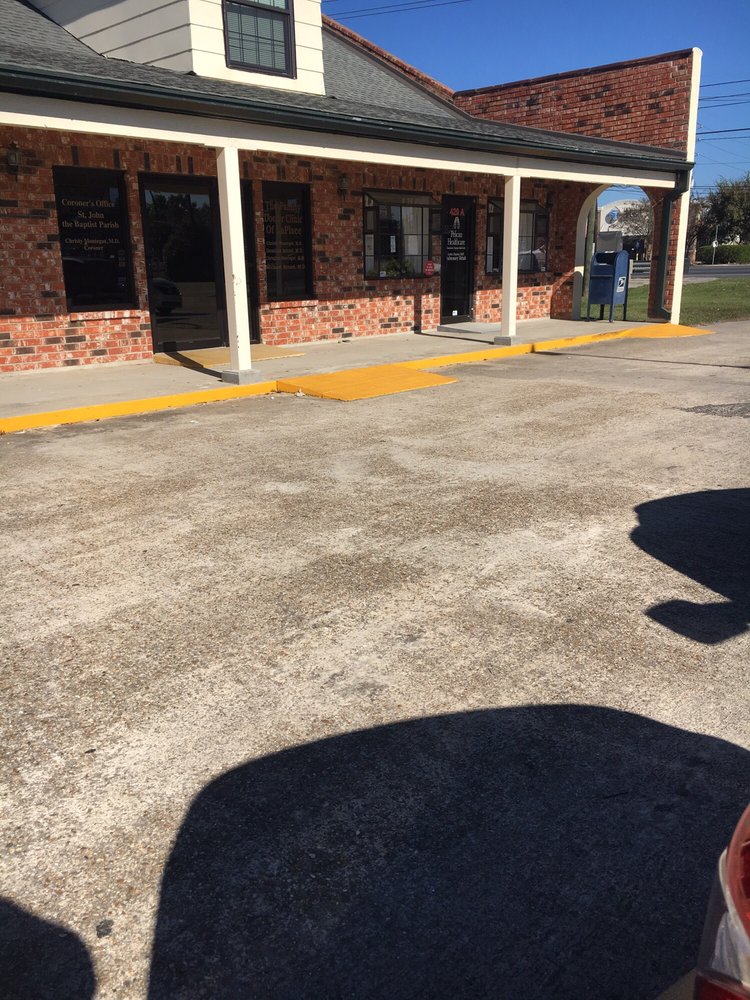 CHRISTIAN MONTEGUT Updated September 2024 429 West Airline Hwy