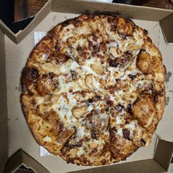 Domino's Pizza - Hand pan chicken bacon bbq
