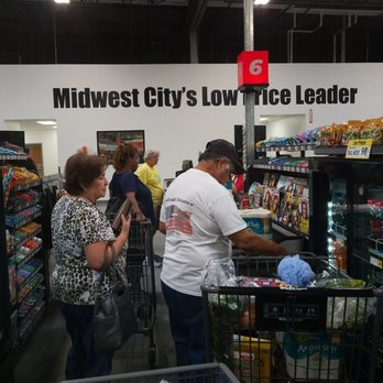 Winco Foods - people shopping in a grocery store - Grocery Near Me - Midwest City, Oklahoma