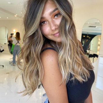 Capsyl Salon - Hair Salons Near Me - Del Mar, California