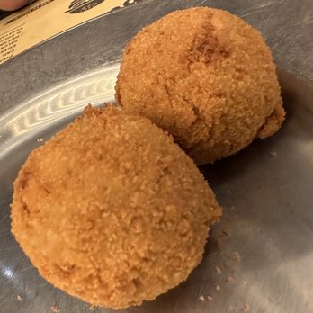 Honorato - Bolinhas de álheira e queijo - Burgers Near Me - Porto, 13