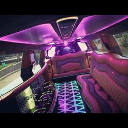 WZ Limo - Inside of a Jeep stretch Luxury interior