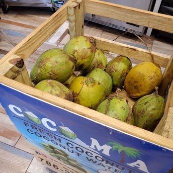Pizza De Miami - Want some fresh coconut water? - Pizza Near Me - Miami Beach, Florida Pizza De Miami - Want some fresh coconut water? - Pizza Near Me - Miami Beach, Florida