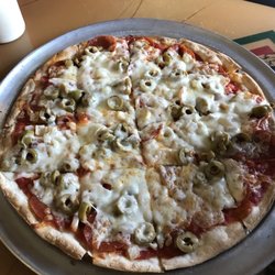 Charlie's Grub & Suds - Small thin crust pizza. Nice super thin and crispy.