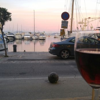 Vin 7 - Glass of Corsican wine and a lovely view of the harbor. - French Near Me - Ciotat (La), 13