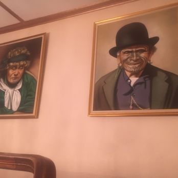 Waitomo Caves Hotel - Art inside the hotel - Hotels Near Me - Waitomo, WKO