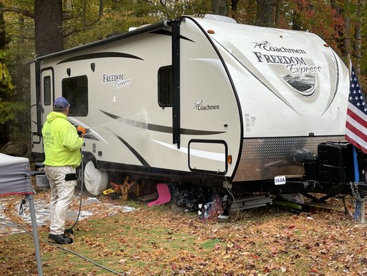 RV/ Trailer Pressure Washing Services - Call me today for a FREE quote on any job. We offer over 5 years of experience and can help with any job regardless of the size. Check out some of the work we have done for previous clients.