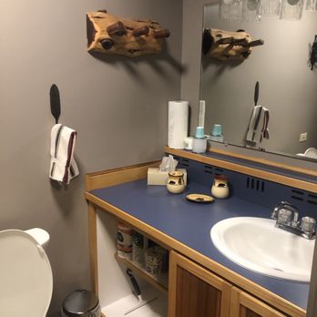 RoosterComb Inn - Suite private bathroom - Hotels Near Me - Keene Valley, New York