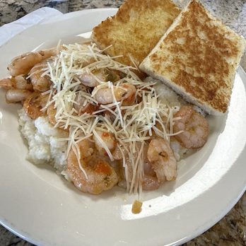 Joe's Cafe - Shrimp and grits - Cafes Near Me - Metairie, Louisiana