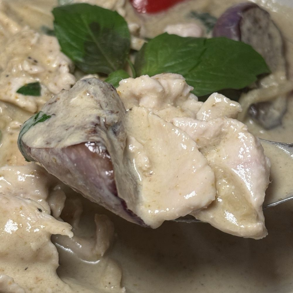 Pochana Thai Kitchen - Green Curry with chicken - Thai Near Me - Astoria, New York