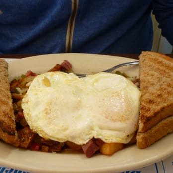 Renee's Diner - American Near Me - North Adams, Massachusetts