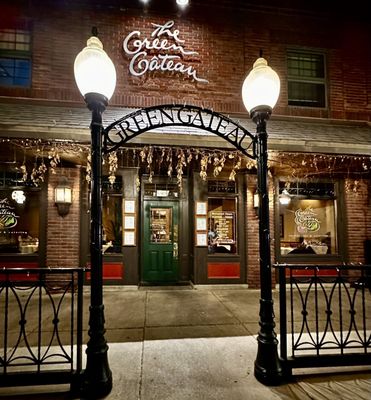 The Green Gateau by null