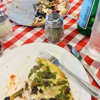 Grimaldi's Pizzeria - Pesto pizza - Pizza Near Me - Miramar Beach, Florida