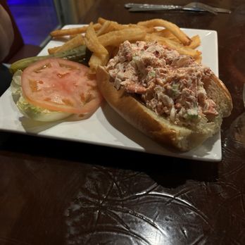 Harbor Crab - Lobster roll. - American Near Me - Patchogue, New York