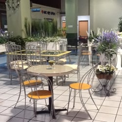 The Concert Music Garden Cafe - Tables and arrangements.