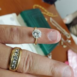 Valley Goldmine Dallas - Beautiful flawless 3 ct diamond ring.