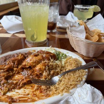 El Cid Mexican Cuisine - Chili Colorado burrito Margarita Pitcher - Mexican Near Me - Oakhurst, California El Cid Mexican Cuisine - Chili Colorado burrito Margarita Pitcher - Mexican Near Me - Oakhurst, California