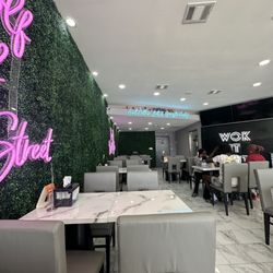Wok It Out - Inside