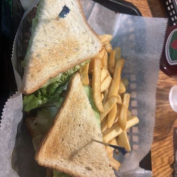 O'Hara's Restaurant and Pub - BLT minus the Tomato - Irish Pub Near Me - New York, New York
