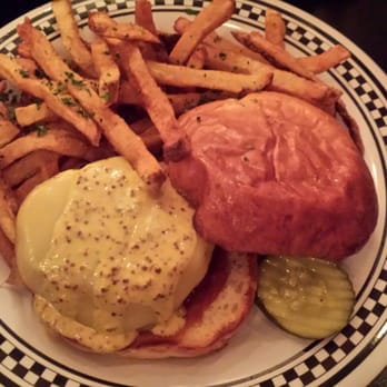Meat 'n Greet - The Giddy Up - Burgers Near Me - Newnan, Georgia