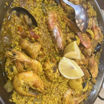 La Prensa - Mixed chicken and seafood paella, for 2 people - Tapas Bars Near Me - Madrid, M