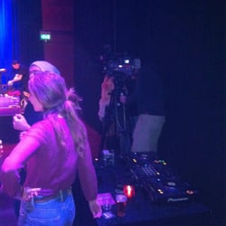 Stichting CREA - Ze worden gevolgd door RTL4