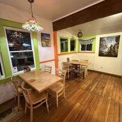 Thuy's Noodle Shop - Inside