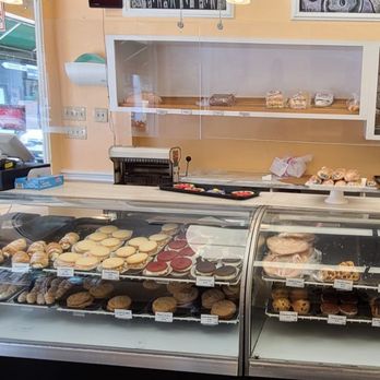 Prantl's Bakery - Inside the bakery. Awesome cookies. - Bakeries Near Me - Pittsburgh, Pennsylvania Prantl's Bakery - Inside the bakery. Awesome cookies. - Bakeries Near Me - Pittsburgh, Pennsylvania